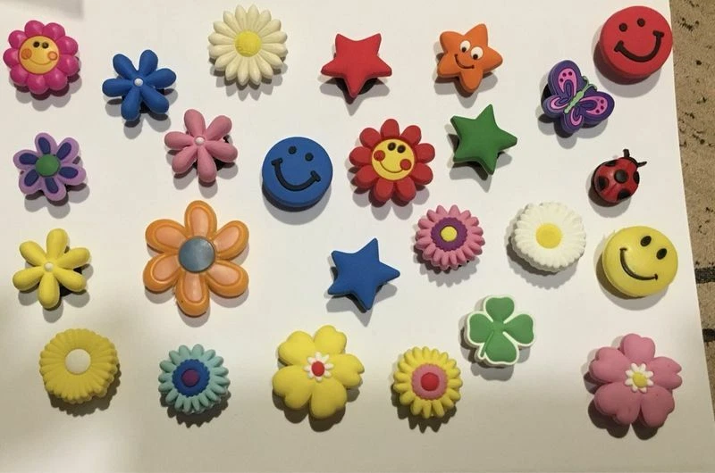 Wunderschöne Schuh Pins - Shoe Charms - Zur Auswahl - Blumen u.a.