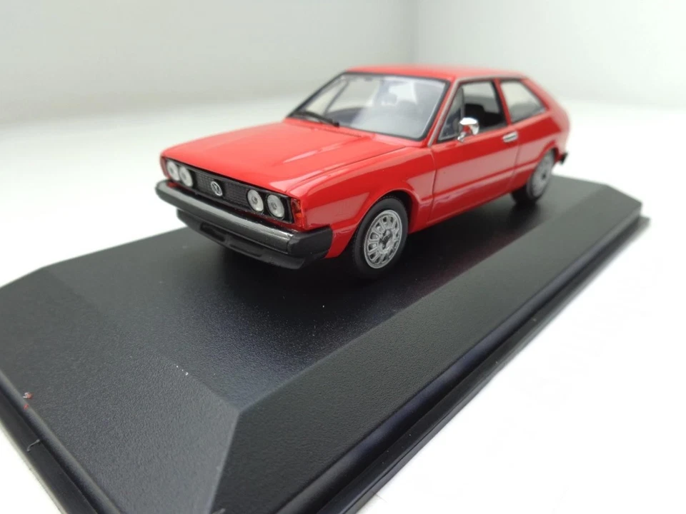 Volkswagen VW Scirocco 1 Modellino Auto Di Maxichamps IN 1:43 Rosso 940050422 - Immagine 1 di 4