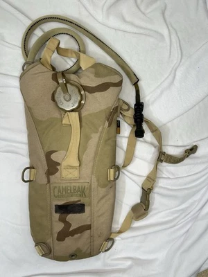 Рюкзак для увлажнения утконоса CamelBak ThermoBak 2 л камуфляж пустыни - Изображение 1 из 2