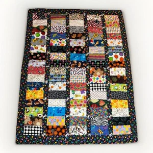 Trapunta Vintage Fatta a Mano Patchwork Pazzo 40x52 Lancio Coperta Bambino Bambini Colorata - Foto 1 di 5