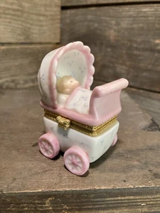 1997 Enesco Baby Carriage Mini Trinket Box Rattle - Picture 1 of 6