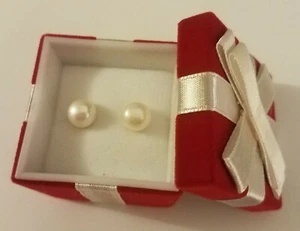 Avon 2011 8mm Freshwater Pearl Earrings in Present Gift Box Pierced  - Picture 1 of 3