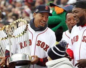 Foto de béisbol Manny Ramírez Trofeo Serie Mundial Medias Rojas de Boston 8x10 MLB - Imagen 1 de 1