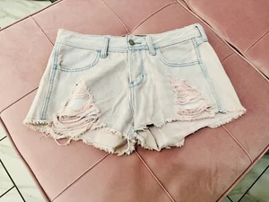 HOLLISTER Boyfriend Low Rise Shorts in Pink Denim size 1/25 - Picture 1 of 7