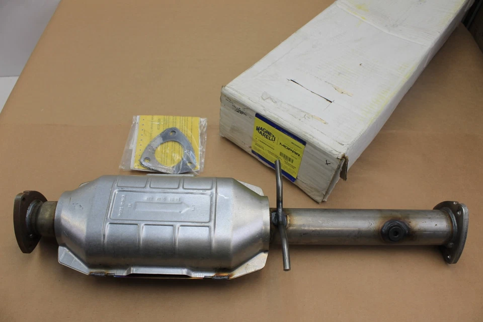 Convertidor catalítico Magneti Marelli para Chevy S10/Sonoma 1996-2003 2,2 L 4 cilindros Foto 1 de 4
