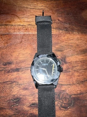 Neff Estate Reloj Hombre Analógico Gris/Negro Camuflaje Para Piezas Segunda Mano Suelto 129493 Foto 1 de 4