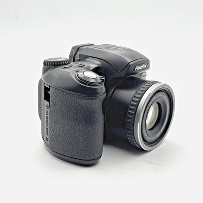 Vintage Fuji FinePix S5000 Digital Bridge Camera - Image 1 of 4
