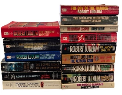 Robert Ludlum PB Lot of 15 Bourne (1-6) and standalone novels Foto 1 de 4