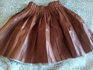 NUEVA Falda Marrón Plisada Imitación Cuero Talla XS/S - Imagen 1 de 3