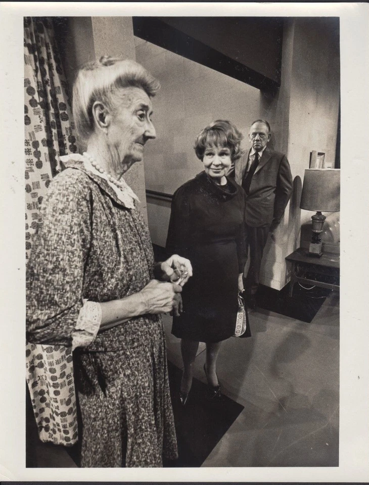 Shirley Booth 1959 7x9 black & white tv still photo #nn  - Image 1 of 1