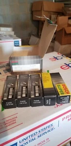 Bosch OE 7405 SPARK Plug - ROBERT BOSCH CORP.FACTORY DIRECT PART, FGR8KQE, new! - Picture 1 of 3