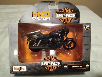 MAISTO H-D CUSTOM HARLEY DAVIDSON SERIES 41 1:18 SCALE 2015 Street 750  - Image 1 of 4