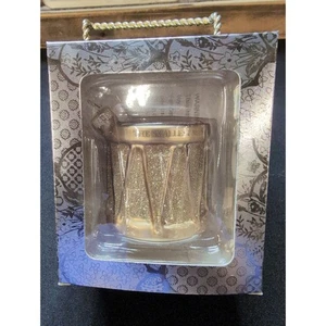 Taylor Swift Holiday El hombre más pequeño que jamás haya vivido adorno de batería TTPD - Imagen 1 de 3