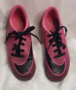 Nike Girls Bravata II FG Soccer Cleats Size 13C Pink and Black
