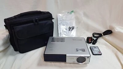 Benq cp220 VGA DLP Projector with Case, Remote, Power Cable 116h - Image 1 of 4