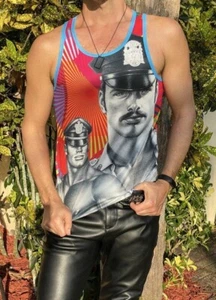 CAMISETA PARA HOMBRE TOM OF FINLAND MALLA CAMISETA SIN MANGAS PRIDE MUSCLE CULTURA GAY - Imagen 1 de 8