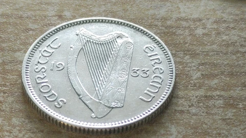 About Uncirculated 1933 IRELAND SILVER SHILLING w holder Cover
