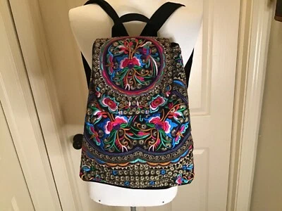 Mochila pequeña de viaje étnica boho floral bordada colorida nueva sin etiquetas 12x9x5 Foto 1 de 4