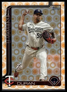 2025 Topps Jhoan Duran Holiday Parallel Minnesota Twins #687 - Picture 1 of 1