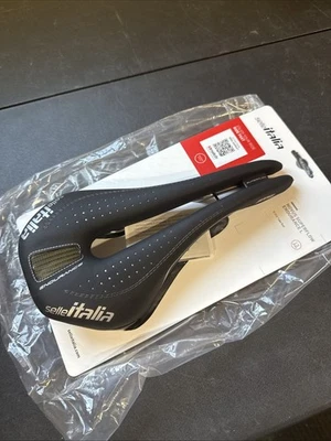 Selle Italia Novus Endurance Superflow L3 Ti316 Rails Cycling Saddle (9419-90 - Image 1 of 4