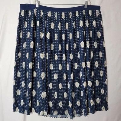 ModCloth Womens Skirt Sz 4X Midi Pleated Stretch Waist Pull On Plus Navy Beige - Image 1 of 4