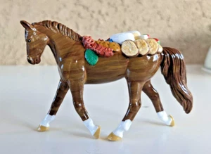 Custom Charcuterie Board Breyer Stablemate Warmblut Pferd - Futterserie - Bild 1 von 22