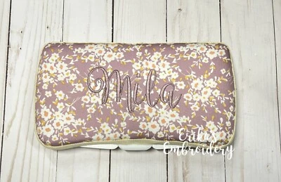 Персонализированный дорожный чехол для протирки подарков на детский душ богемный фиолетовый цветочный - Изображение 1 из 4