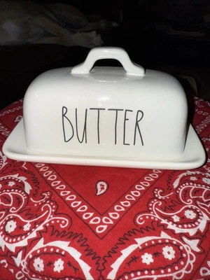 Plato de mantequilla con tapa de colección artesanal RAE DUNN de magenta ¡USADO EN EXCELENTE ESTADO! Foto 1 de 4