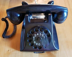 Antique Ericsson Ruen Black Bakelite Rotary Dial Desk Telephone Made In Holland - Picture 1 of 13