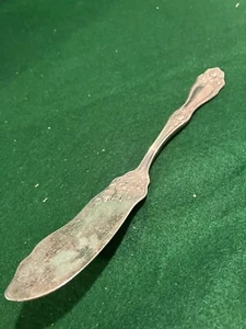 Holmes & Edwards American Beauty Rose Silver Plate Master Butter Knife - Picture 1 of 2