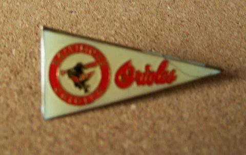 Baltimore Orioles pennant shape lapel pin MLB older version c37937 Cover