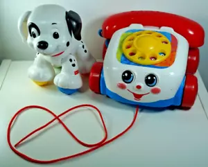 Telefono Fisher Price Chatter Quadrante Pull Along & Animali Incredibili Click Clack Cane - Foto 1 di 12