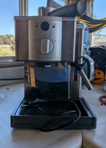Breville Espresso Machine Cafe Roma ESP8XL/A Brushed Stainless Steel Works Test - Picture 1 of 5