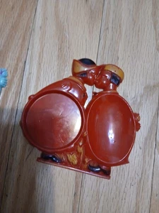 Reposacuchara de plástico MCM vintage - niño y niña holandés besándose - rojo - Imagen 1 de 2