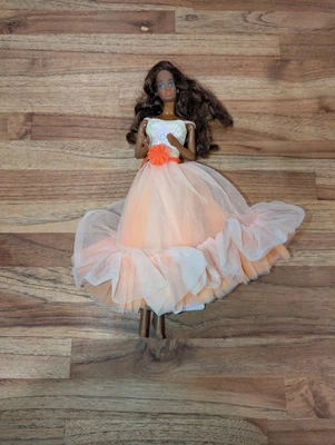Barbie AA 1984 Mattel Peaches n' Cream muñeca afroamericana #9516 con vestido  Foto 1 de 4