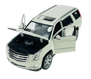 WELLY 2017 CADILLAC ESCALADE WEISS 1:27 DIE CAST METAL MODEL NEU IM KASTEN - Picture 1 of 6