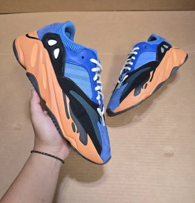 Talla 9 - Adidas Yeezy Boost 700 Azul Brillante Foto 1 de 4