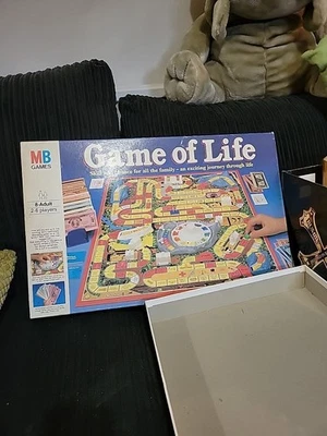 Game Of Life Board Game 1978 Vintage Family MB Games - Complete With 2 Flags - Image 1 of 4