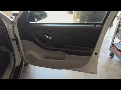 Used Front Right Door Interior Trim Panel fits: 2007 Chevrolet Malibu  Grade A — 第 1/4 张图片