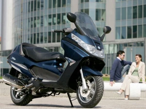 MANUAL DE TALLER O REPARACION PIAGGIO XEVO 400 ie X EVO 400 i.e EN ESPAÑOL DVD - Imagen 1 de 1