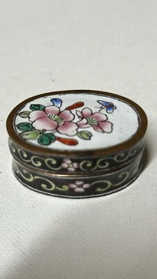 "Caja baratija vintage china cantón esmalte y cobre flores y mariposa 2"" de largo" Foto 1 de 4