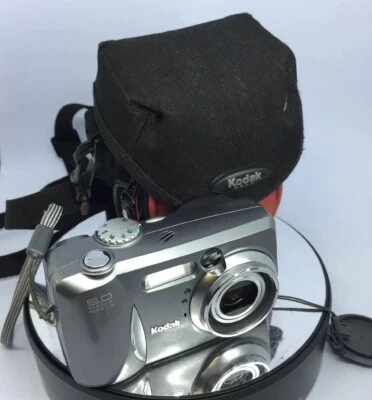 Kodak EASYSHARE DX4530 5.0MP Digital Camera-TESTED Cased Good condition #699 - Image 1 of 4