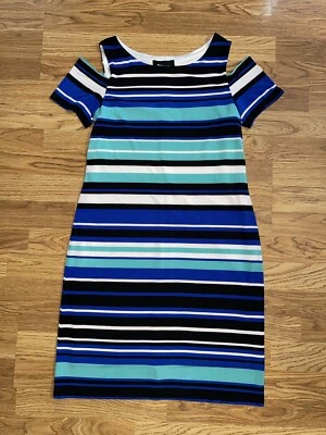 RN Studio Ronni Nicole 女式中号露肩条纹二手状况完好 — 第 1/4 张图片