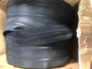 290' Roll Waterproof Zipper Black - Picture 1 of 3