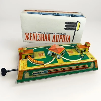 Juguete de tren de cuerda de hojalata vintage de la URSS con caja original y llave soviética rusa años 60 70 Foto 1 de 4