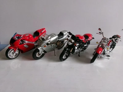 4 Motorrad KONVOLUT  je  1 x Ducati Yamaha Honda  MV Agusta 1:18 Maisto - Bild 1 von 4