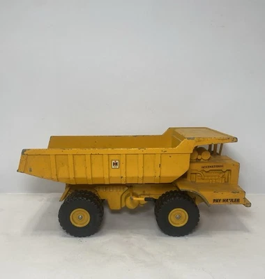 VINTAGE ERTL INTERNATIONAL HARVESTER IH HAULER DUMP TRUCK TOY 1970’s - Image 1 of 4