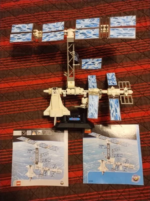LEGO Discovery: International Space Station (7467) w/ Instructions – COMPLETE - Image 1 of 3
