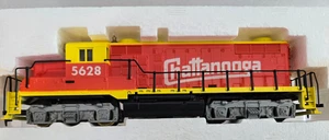 Tyco HO GP20 Diesel Locomotive Chattanooga 5628 with power torque - Picture 1 of 6