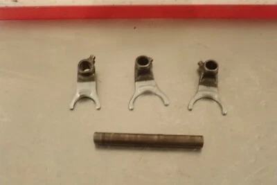 1986 Honda XL250R XL 250R shift forks fork shaft XR250R XR 250R 1984 1985 1986 - Image 1 of 4